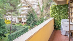Unclassified image, 3 of 12, button - Casa Luna - One Bedroom Apartment, Sleeps 5 (Pisa)