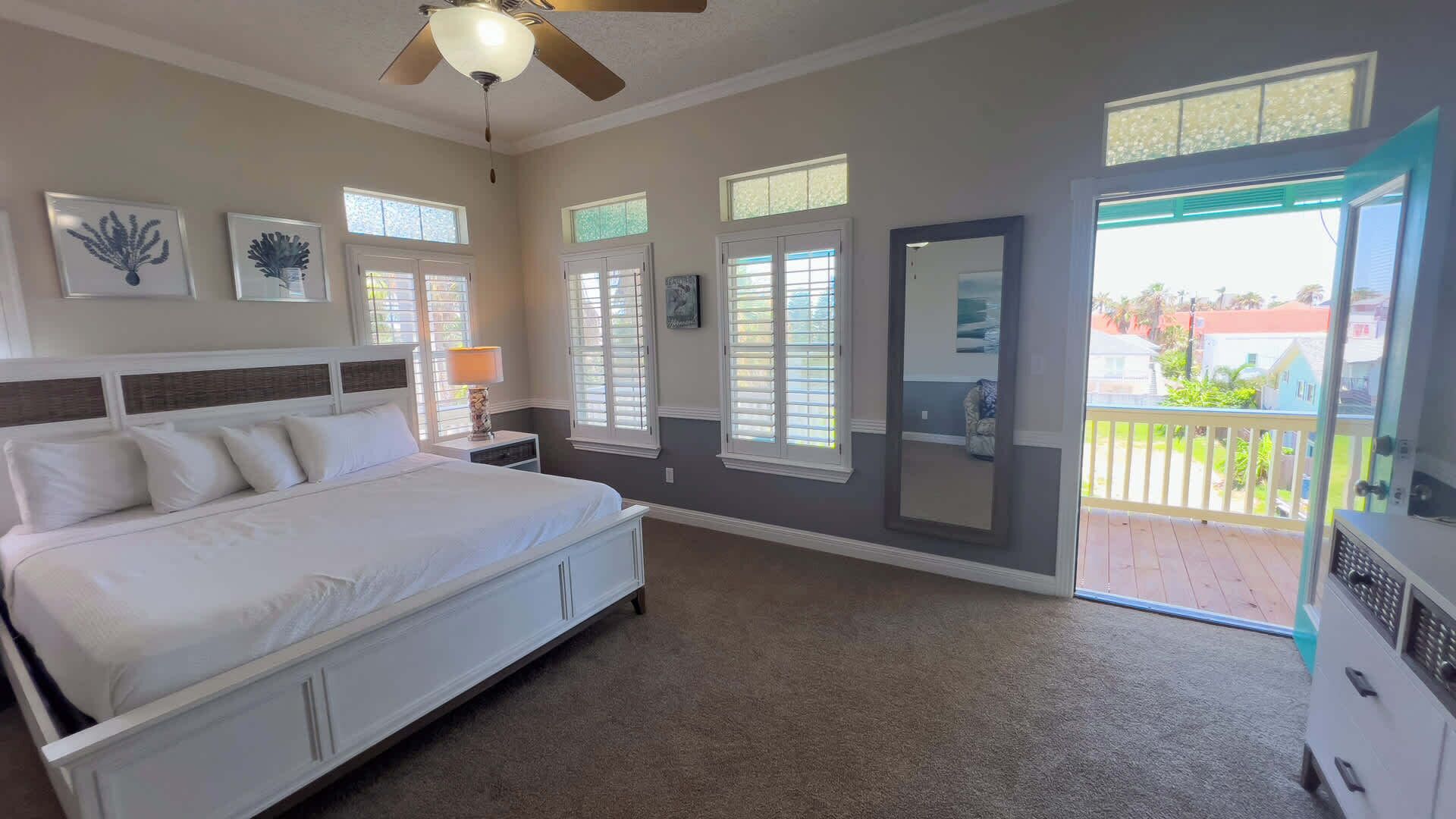 4 bedrooms, iron/ironing board, WiFi, bed sheets