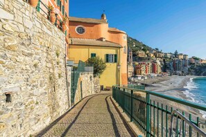 Exterior - Spacious Apartment In Sori With Terrace (Sori)