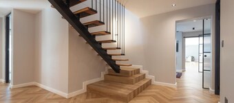 Spacious 5-bedroom family friendly house with Wi-Fi, AC in superb Stellenbosch