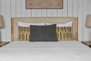 4 bedrooms, WiFi, bed sheets