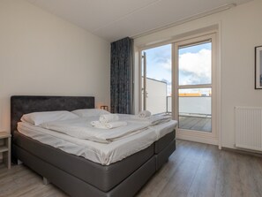 1 bedroom, bed sheets - Holiday Home in Zoutelande Near Sandy Beaches (Zoutelande)