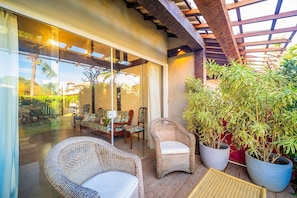 فيلا ديلوكس - ٥ غرف نوم - مكيّف هواء | شرفة/رواق