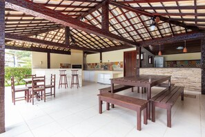 Deluxe villa, 5 hálószobával, légkondicionálás | Kültéri étkezés