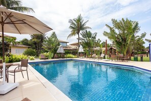 Deluxe Villa, 5 Bedrooms, Air conditioning | Pool | Outdoor pool, open 9:00 AM to 7:00 PM, pool umbrellas, pool loungers - Bz09 Quadra da praia Casa 5 suites (Buzios)