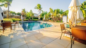 Deluxe Villa, 5 Bedrooms, Air conditioning | Pool | Outdoor pool, open 9:00 AM to 7:00 PM, pool umbrellas, pool loungers - Bz09 Quadra da praia Casa 5 suites (Buzios)