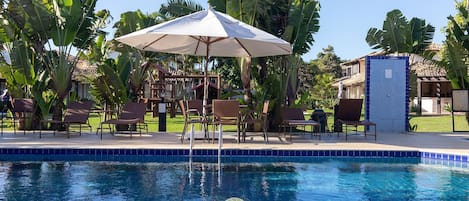 Deluxe Villa, 5 Bedrooms, Air conditioning | Pool | Outdoor pool, open 9:00 AM to 7:00 PM, pool umbrellas, sun loungers