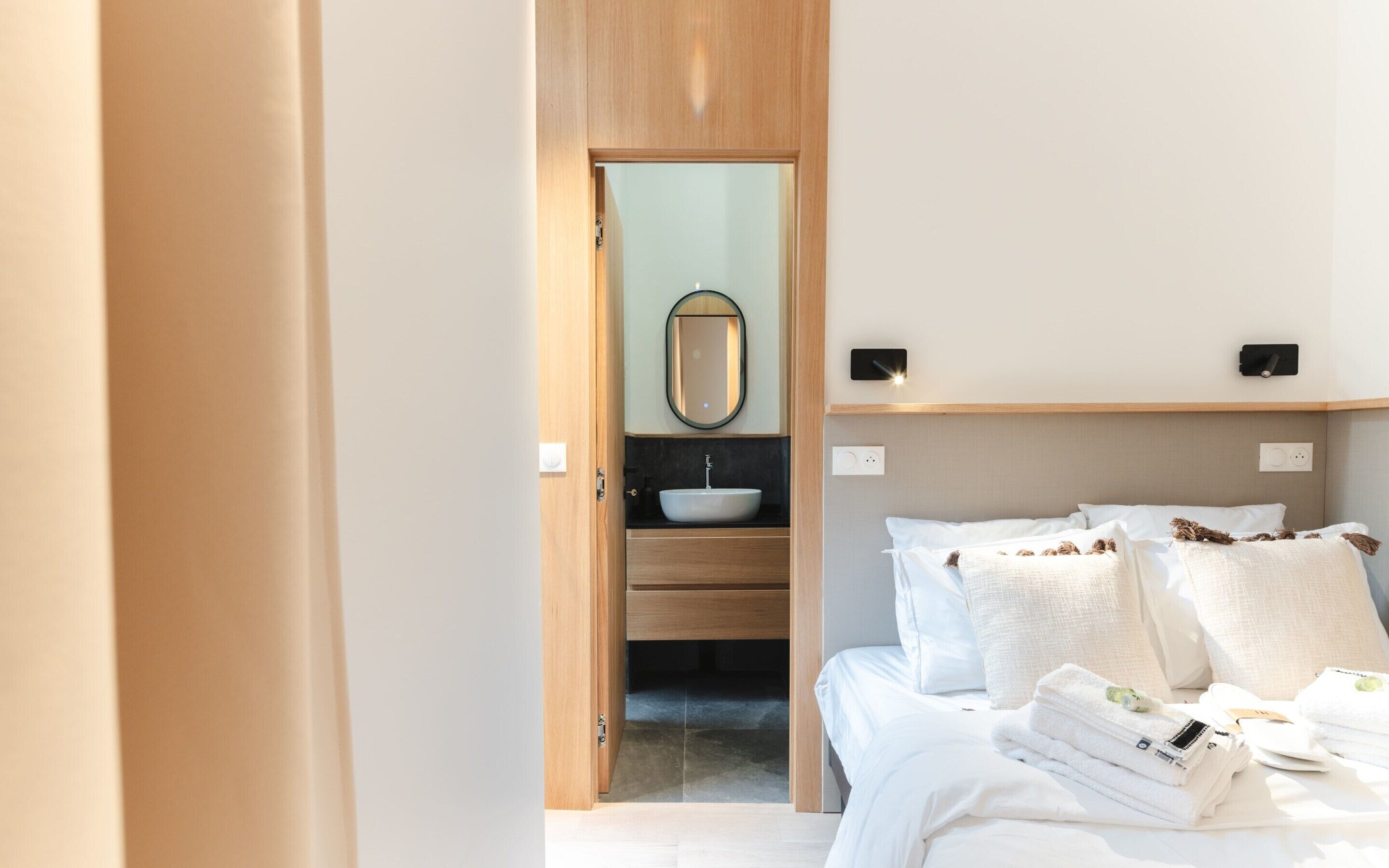 Apartment | Iron/ironing board, bed sheets