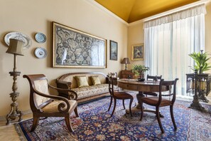 TV - From the Baron and Baroness, charm and art's house with terrace (Palermo)