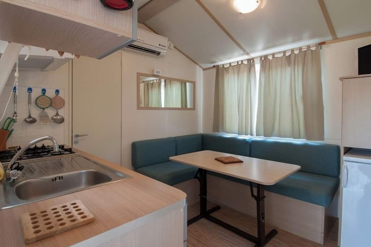 Standard Mobile Home, Pets Allowed | Private kitchen | Highchair