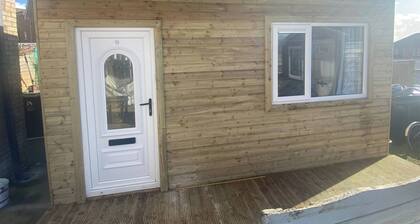 R and B Warm and Cosy Cabin