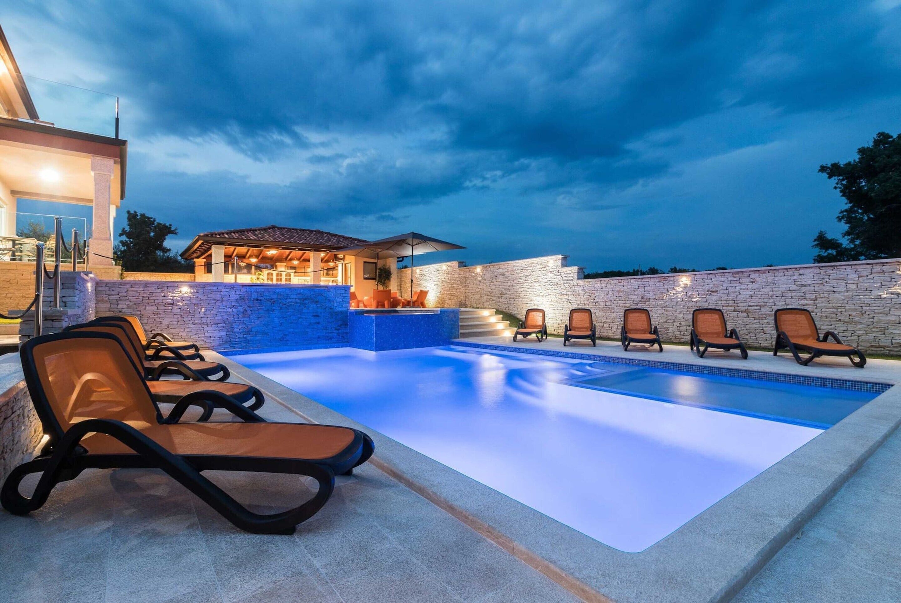 Villa | Pool | Indoor pool, outdoor pool