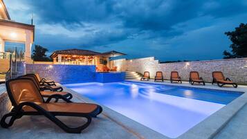 Biệt thự | Hồ bơi | Hồ bơi trong nhà, hồ bơi ngoài trời