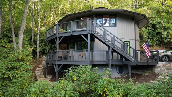 Exterior - The Upper Deck (Black Mountain)
