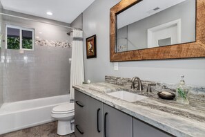 Bathroom - The Upper Deck (Black Mountain)