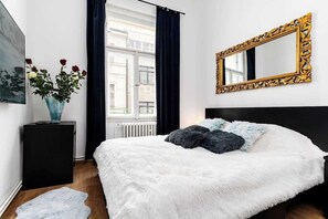 3 slaapkamers, een strijkplank/strijkijzer, wifi, beddengoed