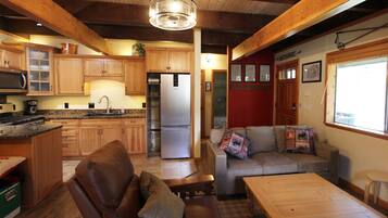 Condo, 1 Bedroom | Living area