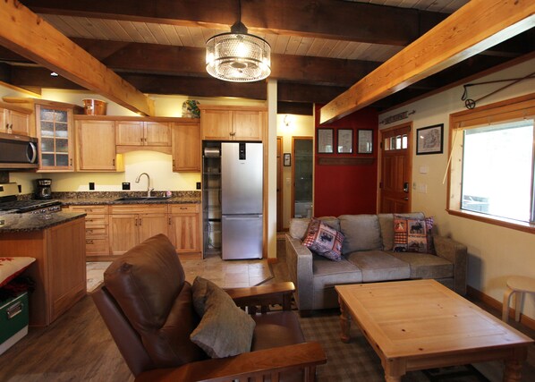 คอนโด, 1 ห้องนอน | บริเวณนั่งเล่น | สมาร์ททีวี