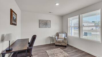 House, 5 Bedrooms | Interior