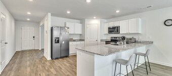 5br Pet Friendly Retreat With Garage Parking 5 Bedroom Home