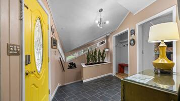 House, 4 Bedrooms | Interior