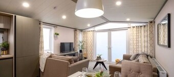 Luxurious & Lucrative Lakewood