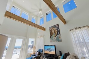TV - Bubbas Beach House by Liquid Life (Gulf Shores)