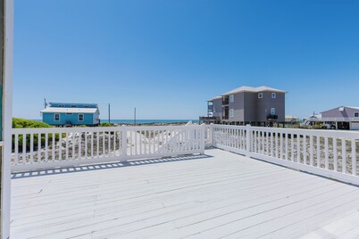 Bubbas Beach House by Liquid Life