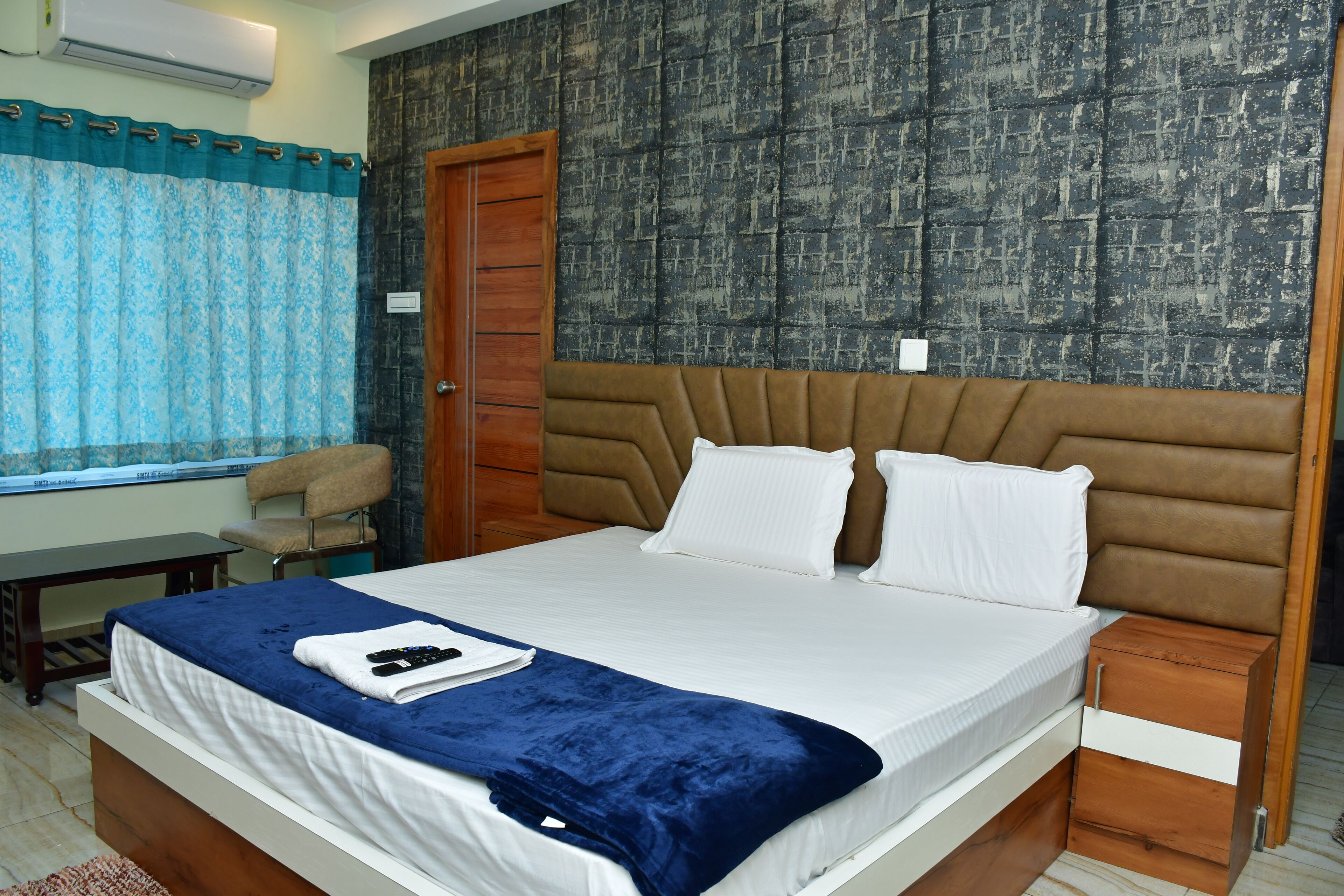 مساحة عمل للكمبيوتر المحمول وواي فاي مجانًا