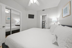 4 bedrooms, desk, iron/ironing board, free WiFi