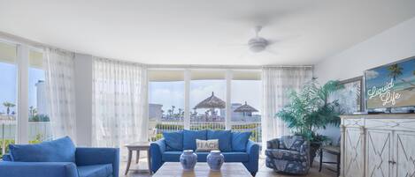 Télévision, table de tennis de table