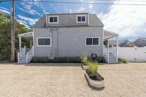 Exterior - Ocean Boulevard North, 3 min walk to beach! (Rye)