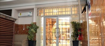 GSM Crown Inn Hotel 
