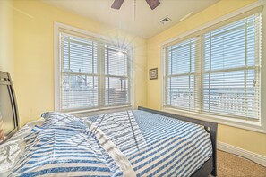 6 Schlafzimmer, WLAN, Bettwäsche