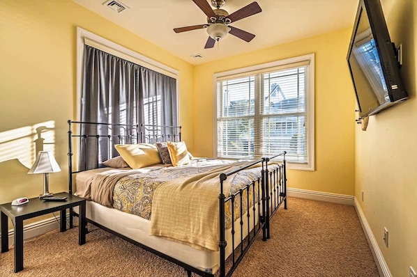 6 bedrooms, WiFi, bed sheets