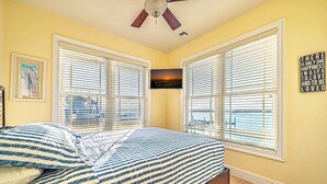 6 bedrooms, WiFi, bed sheets