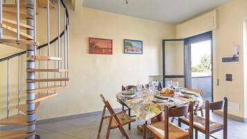 Standard-Apartment, Mehrere Schlafzimmer (Appartamento Mako - 800M From The) | Speisen