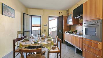 Standard-Apartment, Mehrere Schlafzimmer (Appartamento Mako - 800M From The) | Speisen