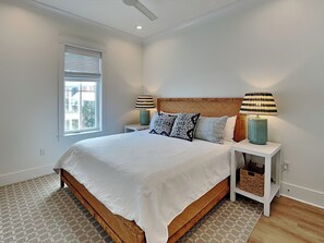 6 chambres, fer et planche à repasser, Wi-Fi, draps fournis