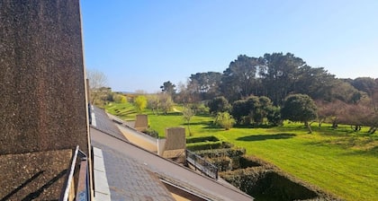 Appartement avec belle vue sur un parc arboré et une grande terrasse