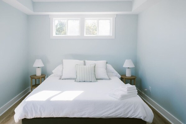 2 bedrooms, iron/ironing board, travel cot, free WiFi