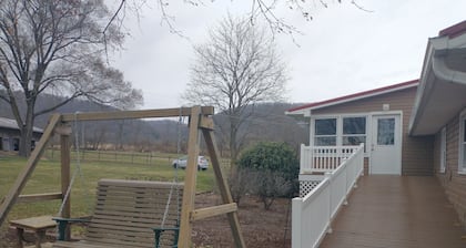 Country home on horse farm. Only 4 miles from Beaver Stadium.