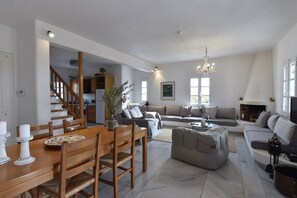 Family Apartment, Sea View, Beachfront | Living area