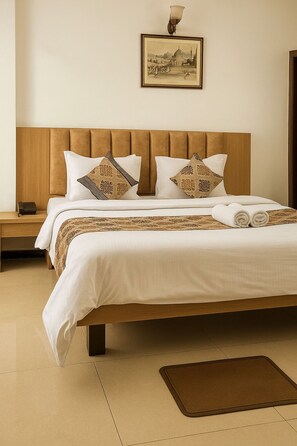 Deluxe tweepersoonskamer, 1 kingsize bed | 1 slaapkamer, een laptopwerkplek