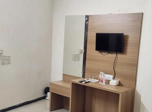 Laptop workspace - Gurjeet Hotel by Urban Galaxy near Golden Temple (Amritsar)