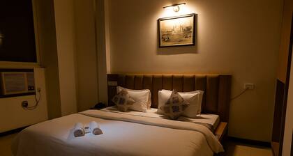 Gurjeet Hotel by Urban Galaxy near Golden Temple