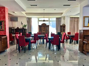 Lobby - West Gate (Sutomore)