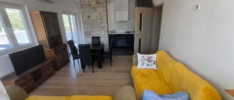 Appartement Panoramique, 2 chambres, balcon, vue montagne
