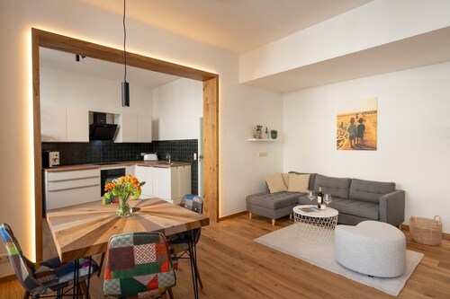 Zentrale FeWo mit 2 Schlafzimmern & Innenhof in der Altstadt von Stralsund