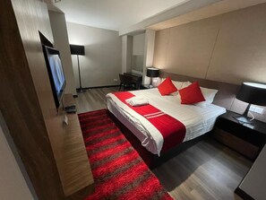 2 makuuhuonetta, silitysrauta/-lauta, Wi-Fi, vuodevaatteet